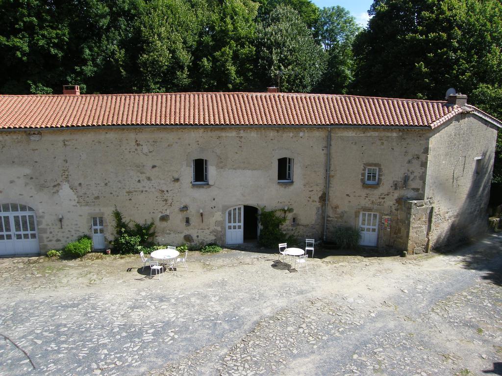 La Loge Du Chateau Saint-Dier-d'Auvergne Exterior photo